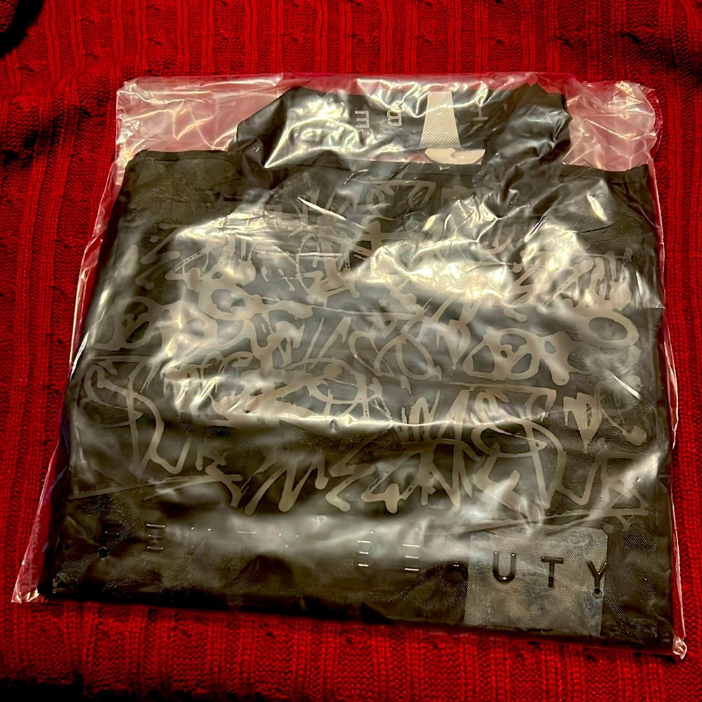NIB FENTY BEAUTY Limited Edition Rihanna large mesh black tote bag
